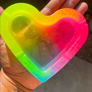 Glow in the dark resin ashtray/trinket box